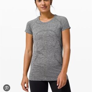 Swiftly Tech Short-Sleeve Shirt 2.0 
Hip Length